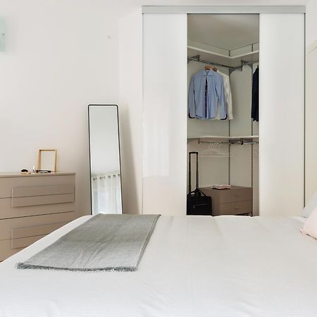 Joivy Sunny 1-Bed Flat With Balcony Lägenhet Milano Exteriör bild