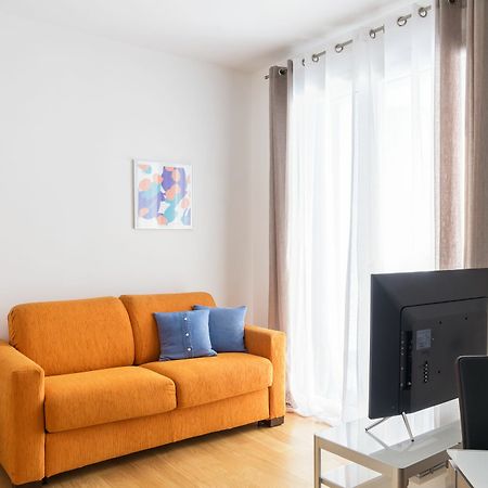 Joivy Sunny 1-Bed Flat With Balcony Lägenhet Milano Exteriör bild