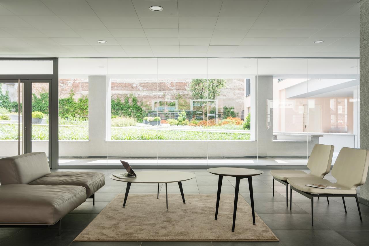 Joivy Sunny 1-Bed Flat With Balcony Lägenhet Milano Exteriör bild