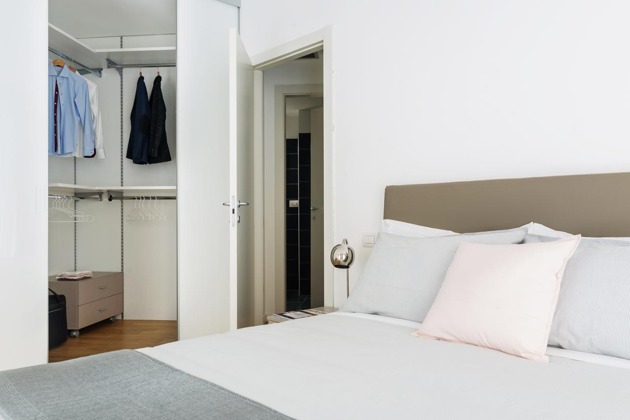 Joivy Sunny 1-Bed Flat With Balcony Lägenhet Milano Exteriör bild